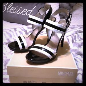MICHAEL Michael Kors Black & white stilettos 👠